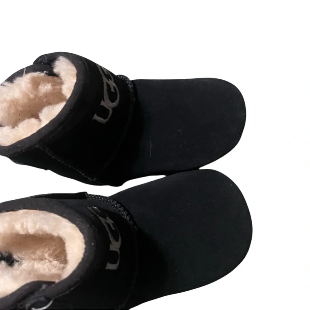 Ugg‎ Jessie Crib Toddler Toasty Warm Sheepskin Winter Boots Black Size 0/1